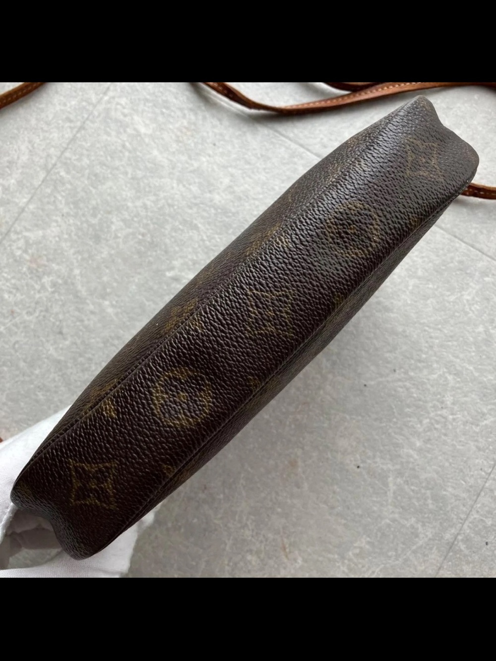 Louis Vuitton Monogram Shoulder Bag in Brown and Gold - Picture 7 of 15